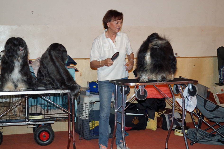 Anette bei der Vorbereitung